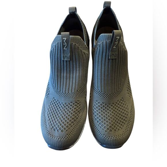 Mark Nason Women’s 7.5 Olive Green Slip-On Sneakers - Picture 2 of 8